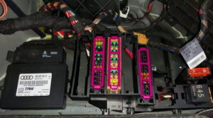 Fuse box diagram Audi Q5 1G and relay with assignment and location