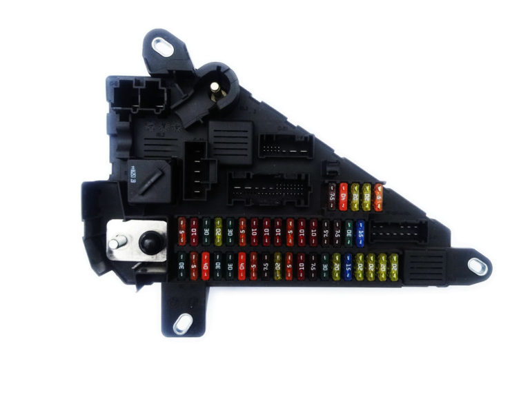 Fuse box diagram BMW E60 and relay with assignment and location