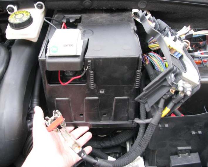Fuse box diagram Peugeot 308 and relay with assignment and location