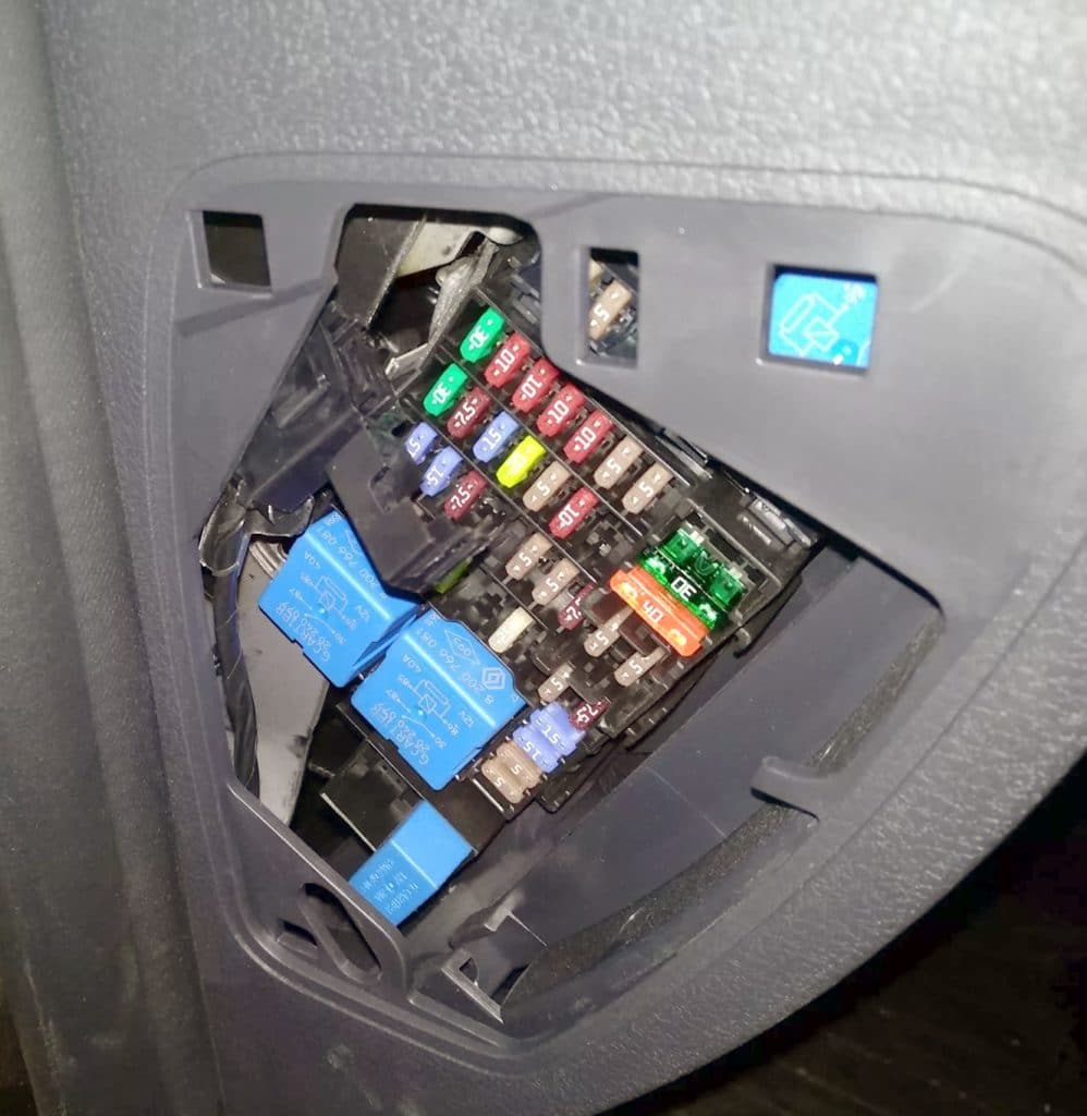 Fuse Box Diagram Dacia Renault Duster And Relay With Assignment And 
