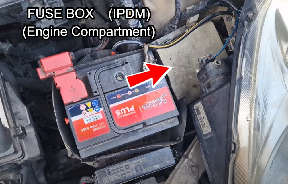 photo fuse box location