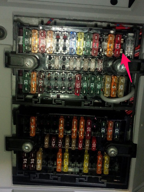 Photo of the fuse box in the passenger compartment