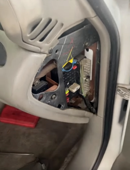 right fuse box