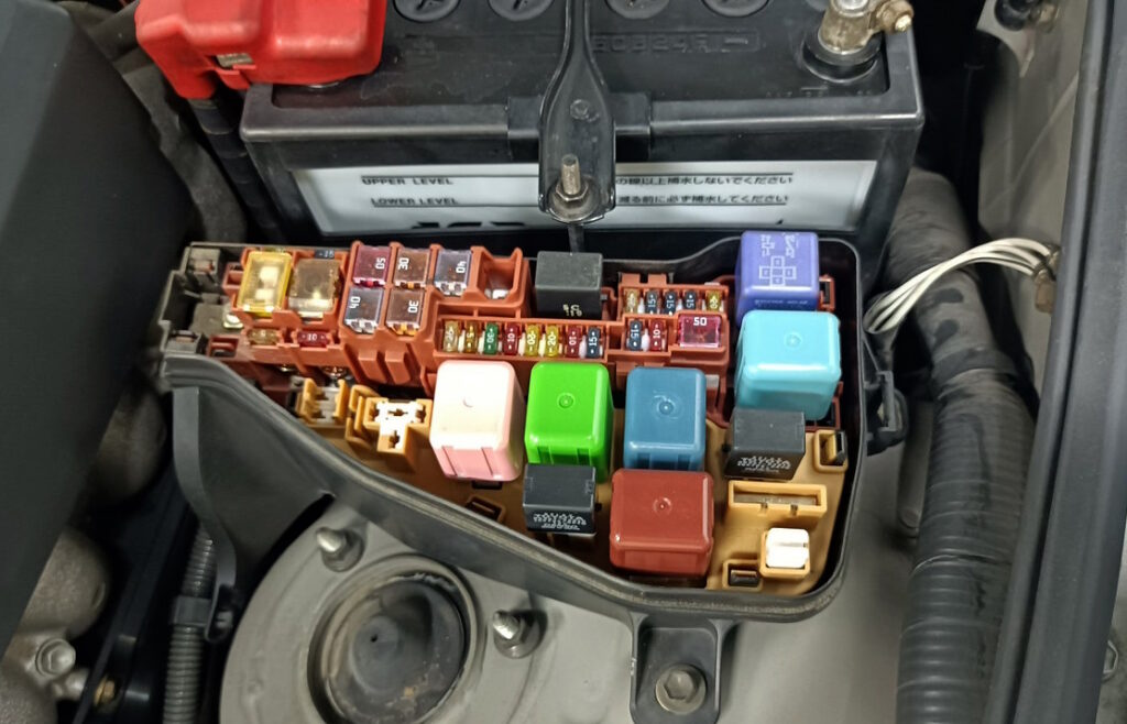 fuse box under the hood