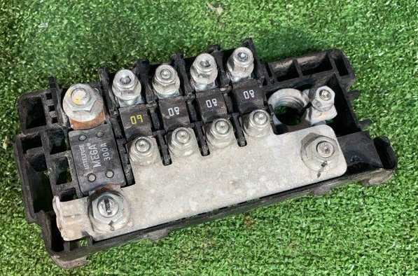 Power fuse box