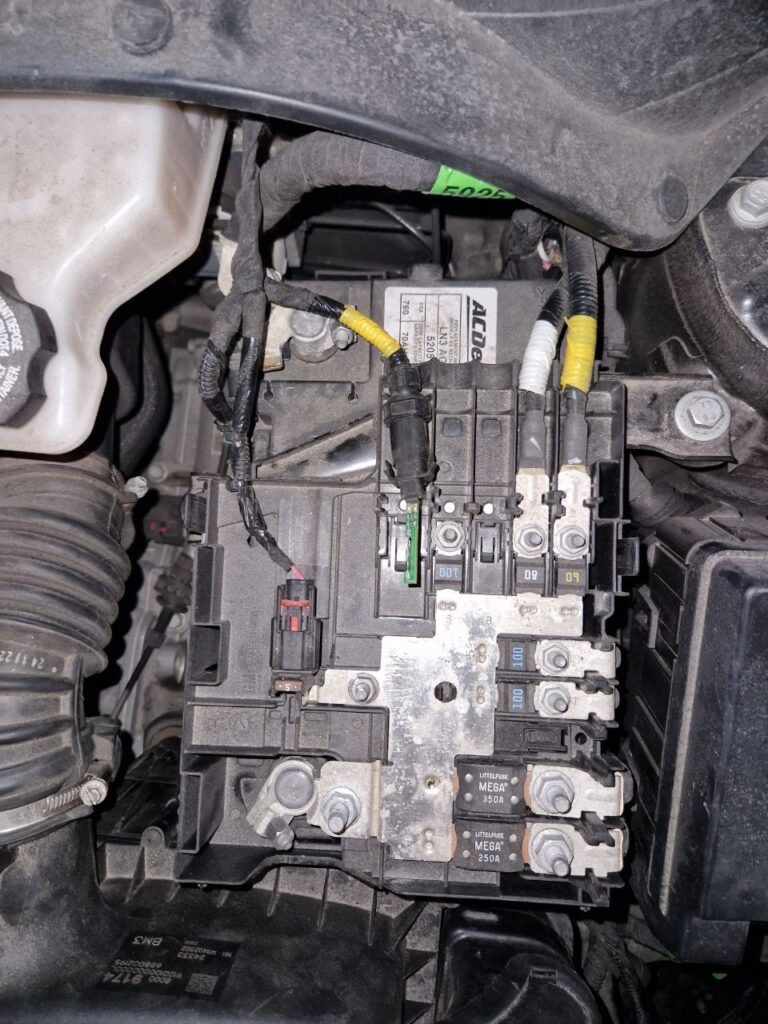 power fuse box photo
